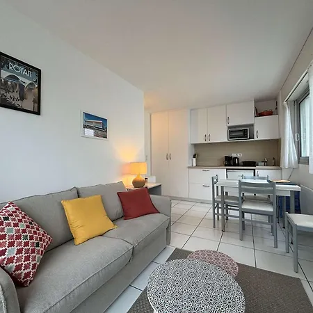 Apartment Cosy Avec Balcon Et Parking, - Fr-1-494-173 *