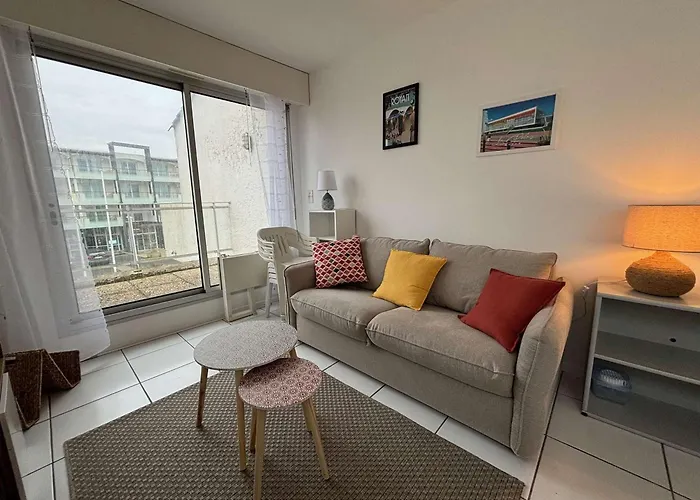 Lägenhet Cosy Avec Balcon Et Parking, - Fr-1-494-173