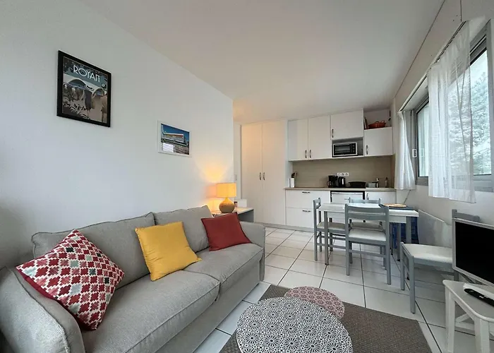 Apartment Cosy Avec Balcon Et Parking, - Fr-1-494-173 *